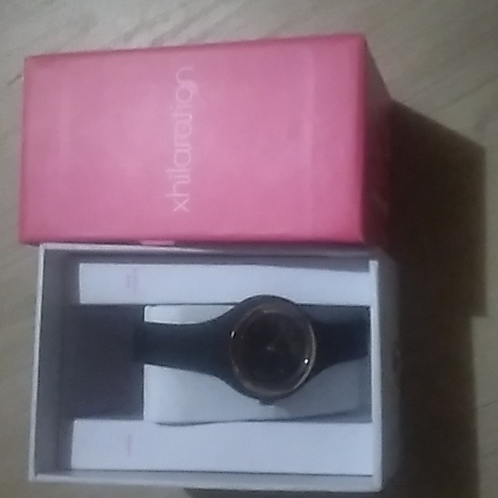 Xhilaration Lady Watch.... Adjustable Band - Picture 4 of 6